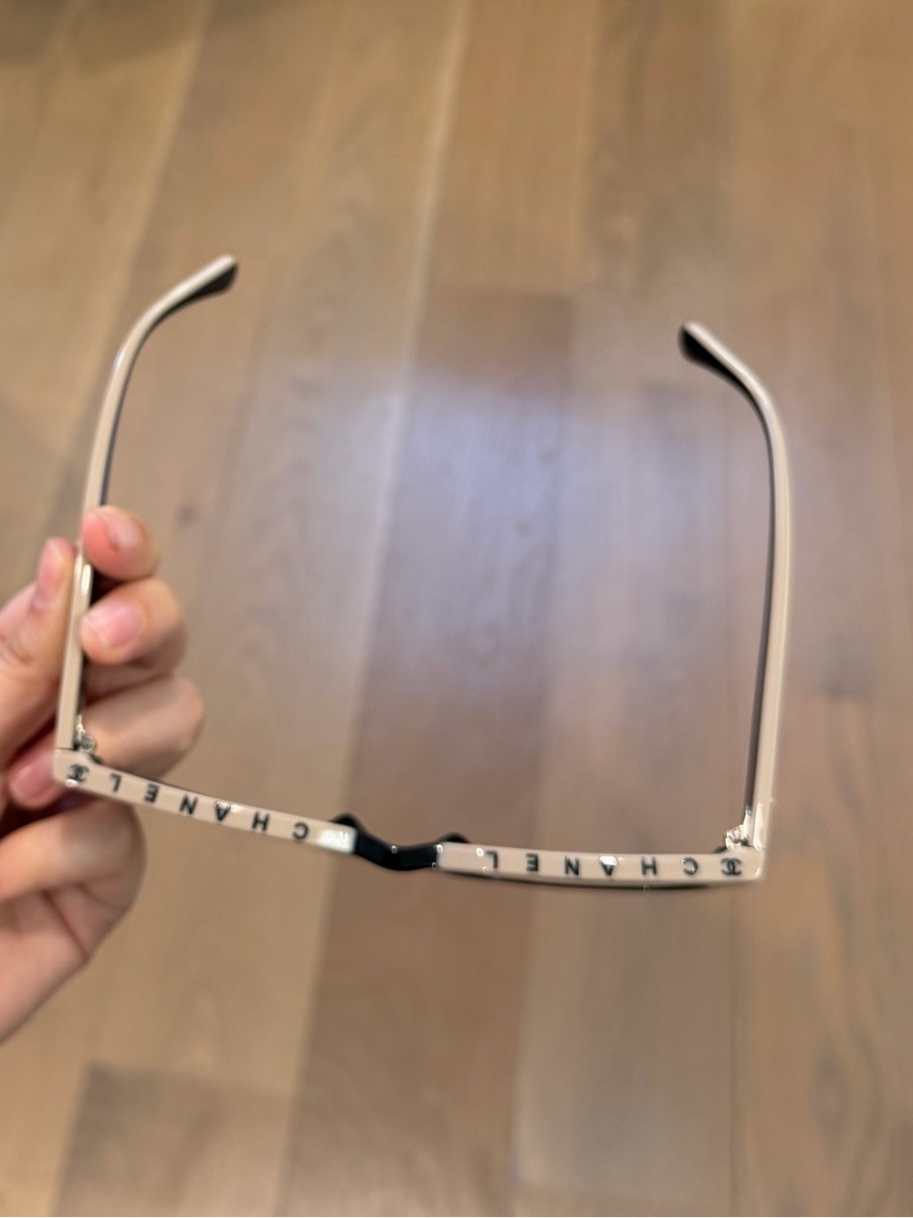 CHANEL Black & CreamSunglasses - Picture 4 of 5